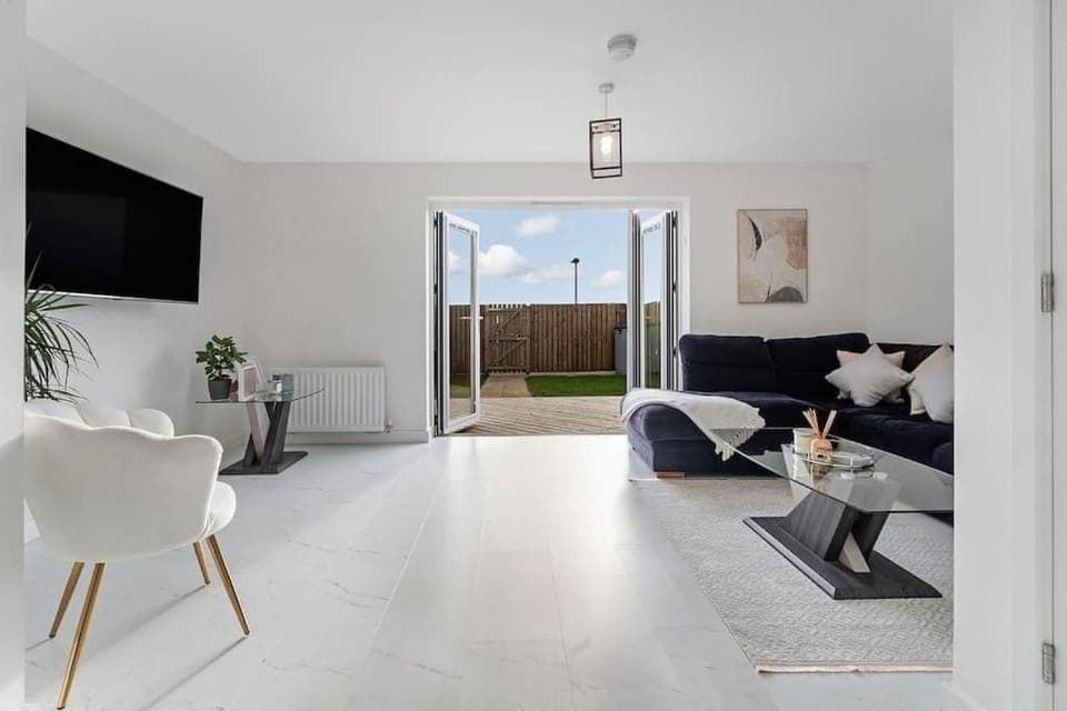 TV and multimedia, Living room, Seating area