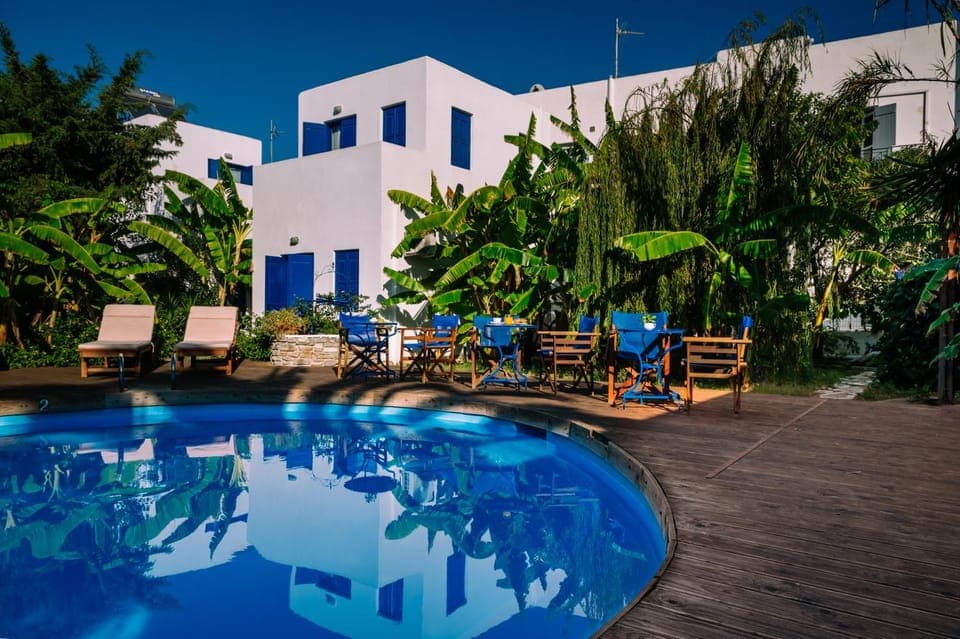 Property building, Garden, Swimming pool