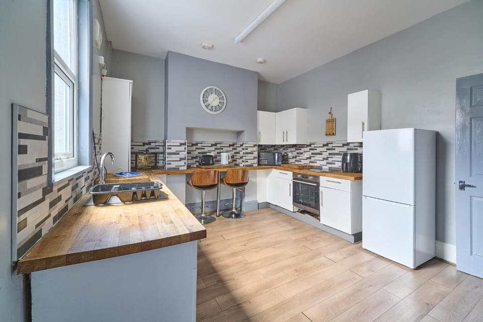 Kitchen or kitchenette, kitchen