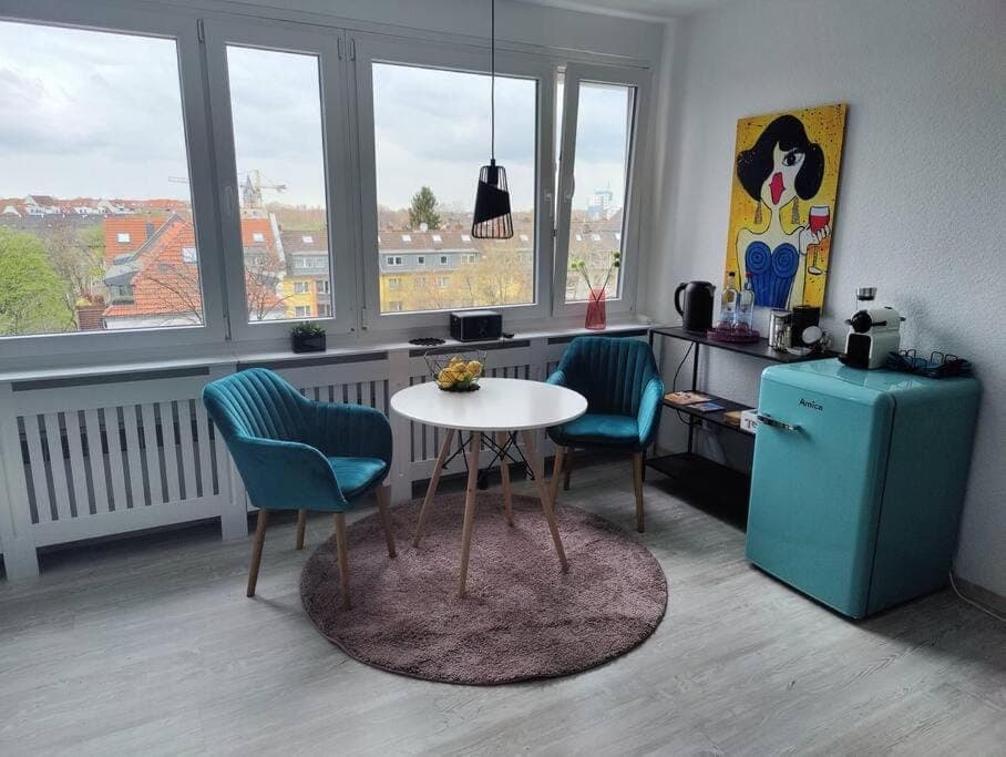 Coffee/tea facilities, Seating area, Dining area