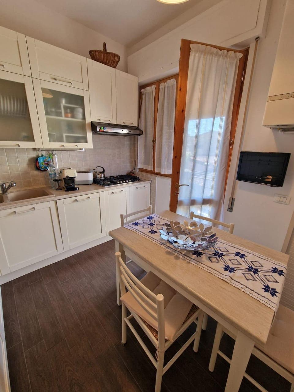 Kitchen or kitchenette, Dining area, dishwasher, minibar, pet friendly, stove, toaster