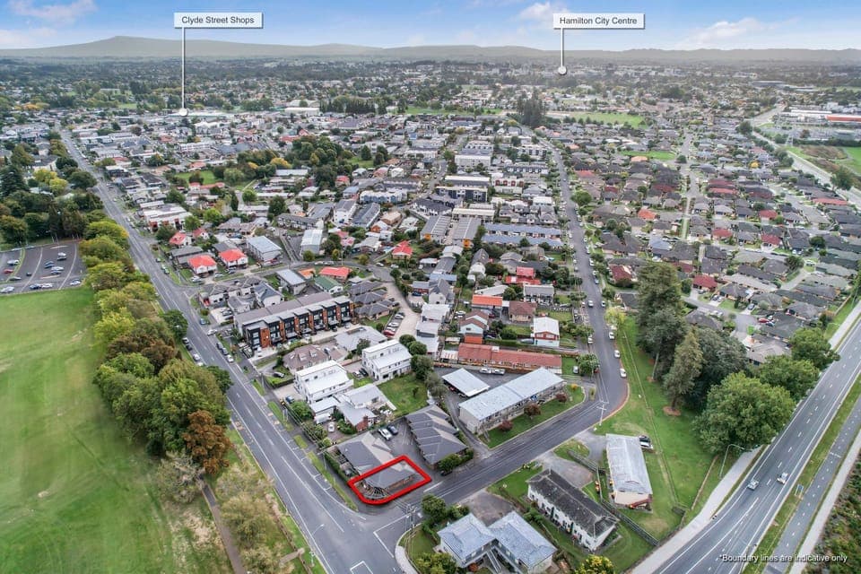 Property building, Neighbourhood, Bird's eye view, Location, Parking