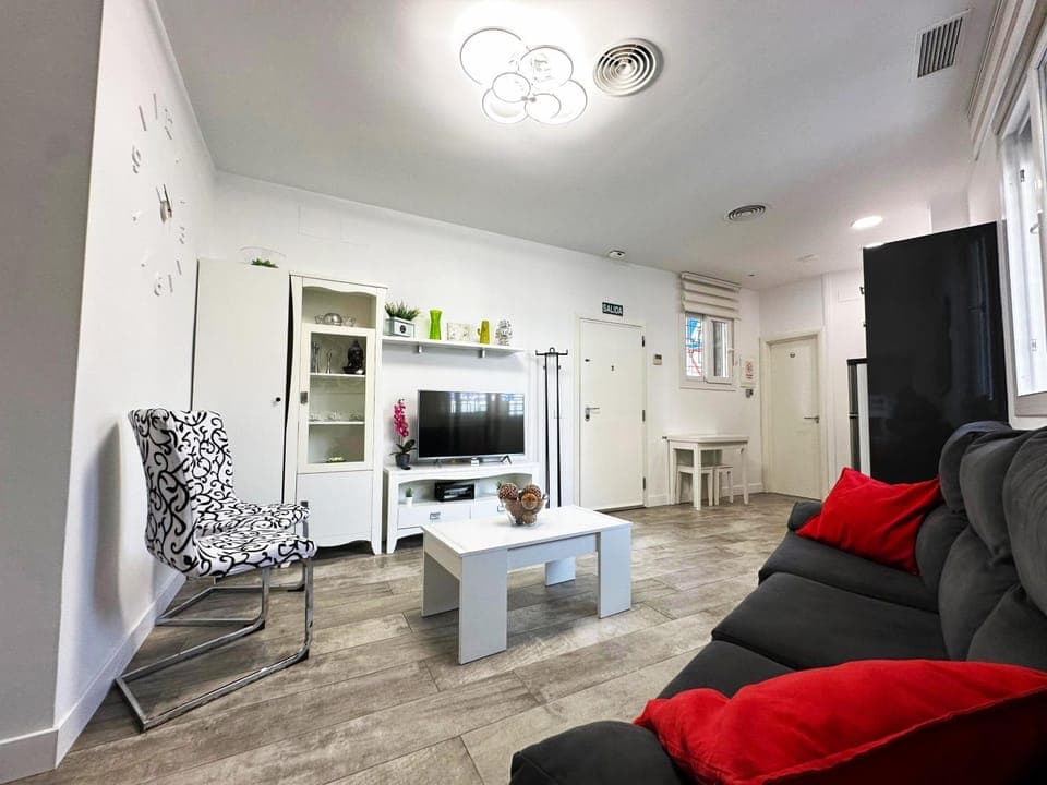 TV and multimedia, Living room, Photo of the whole room, Dining area