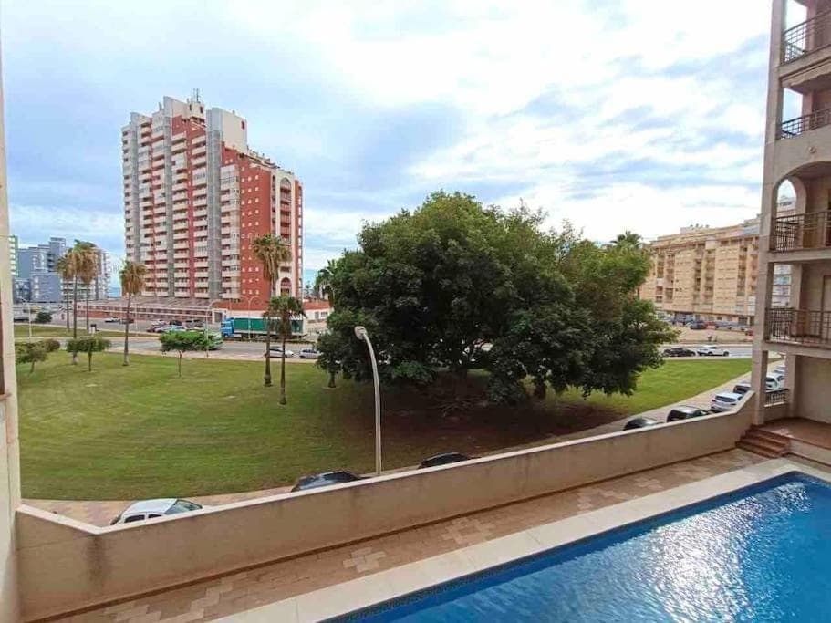 City view, Pool view