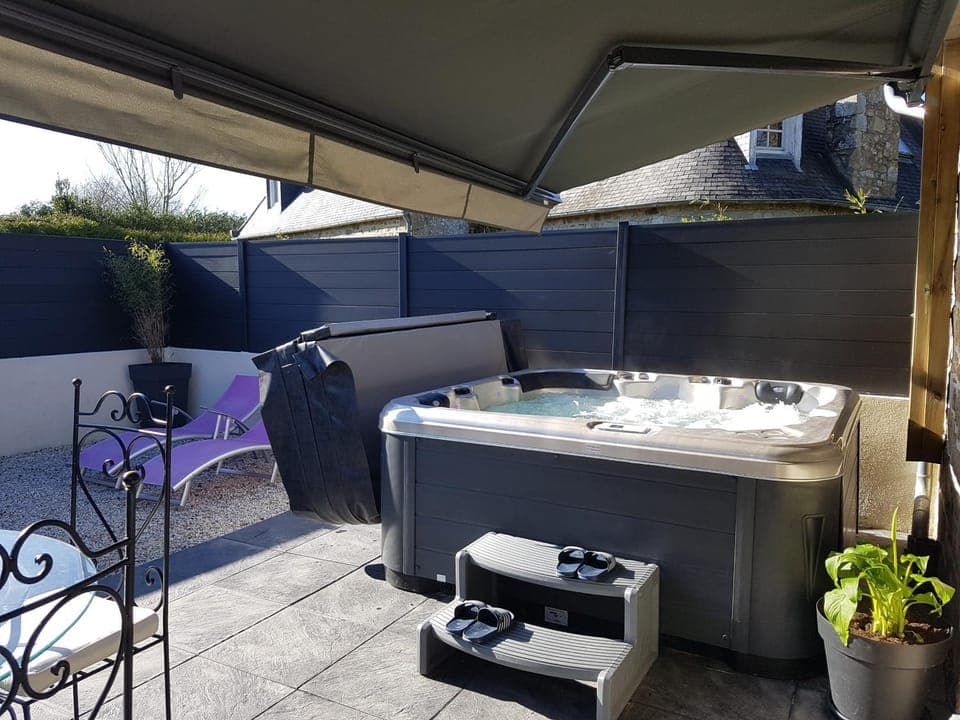 Shower, Patio, Hot Tub, Hot Tub, Balcony/Terrace, Spa and wellness centre/facilities, sunbed