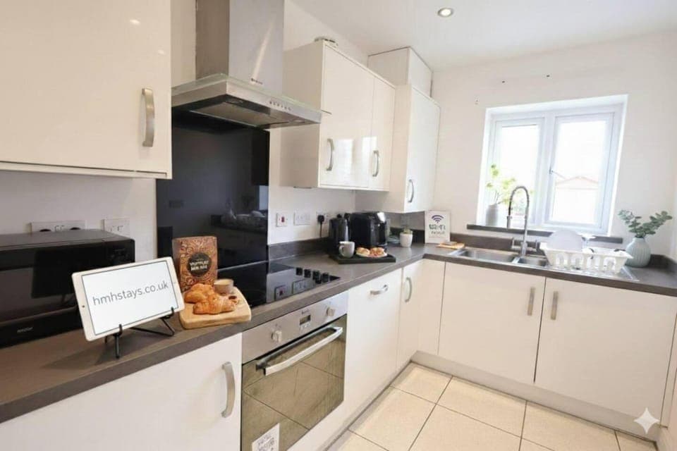 Kitchen or kitchenette, dishwasher, pet friendly, stove, toaster