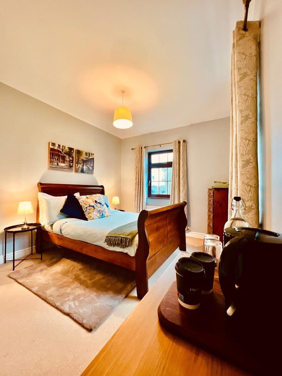 Photo of the whole room, Bedroom