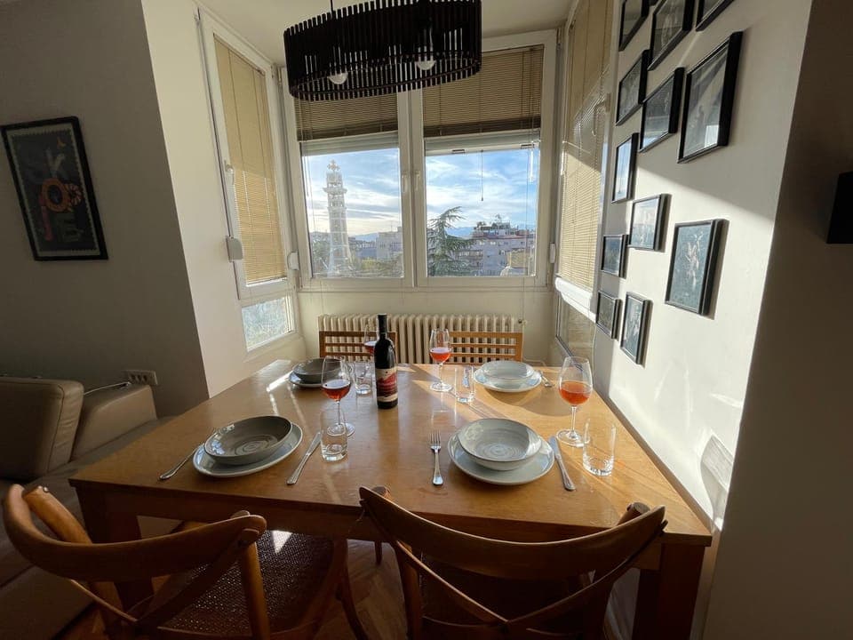 Food and drinks, City view