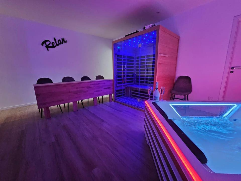 Hot Tub, Sauna, Living room, Spa and wellness centre/facilities