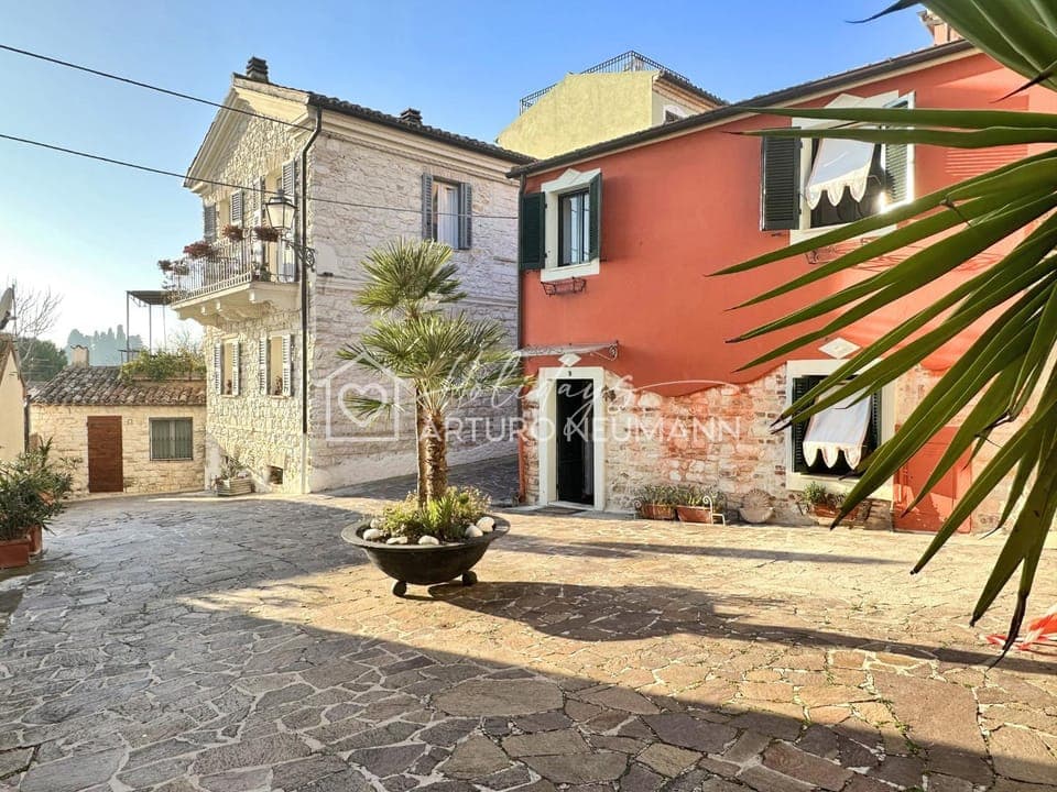 Property building, Day, Neighbourhood, Street view