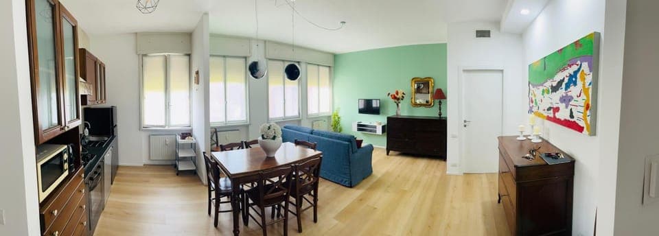 Communal lounge/ TV room, TV and multimedia, Kitchen or kitchenette, Living room, Seating area, Dining area, minibar, pet friendly