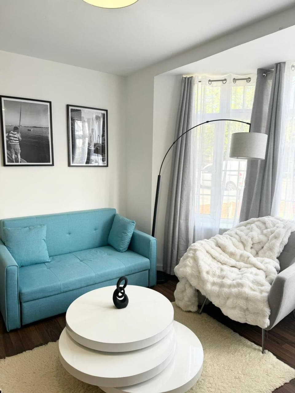 Living room, Seating area