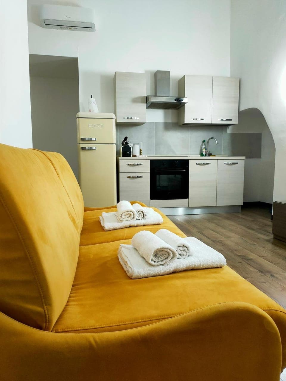 Kitchen or kitchenette, Living room