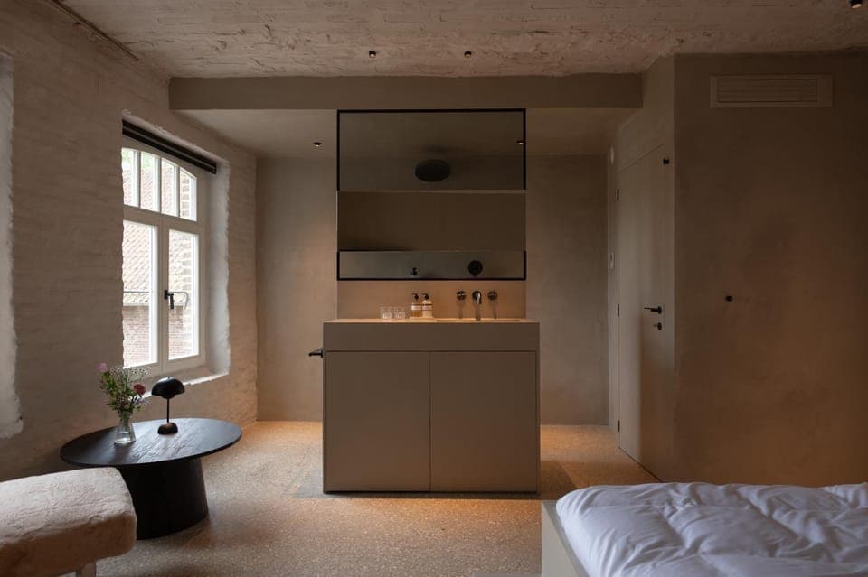 Bathroom, Photo of the whole room