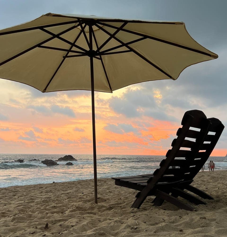 Restaurant/places to eat, Beach, Sea view, Sunset, sunbed