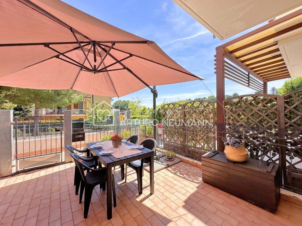 Property building, Patio, Garden, View (from property/room), Balcony/Terrace, Dining area