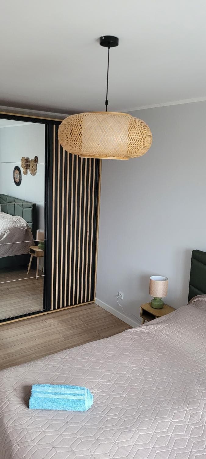 Photo of the whole room, Bedroom, wardrobe