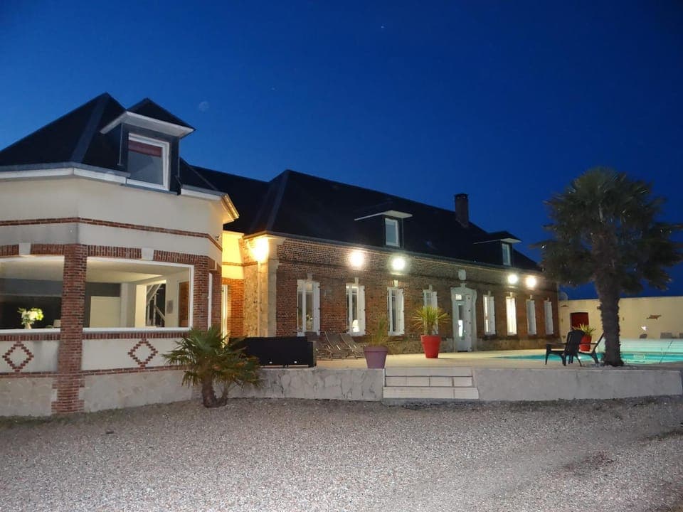 Property building, Swimming pool, Breakfast