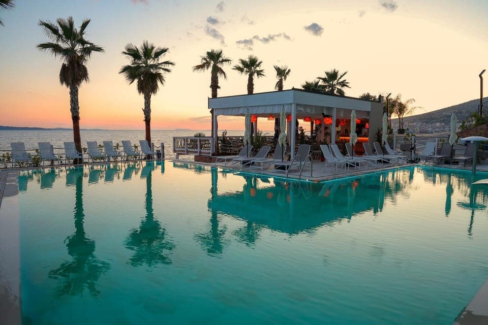 Natural landscape, Pool view, Sunrise