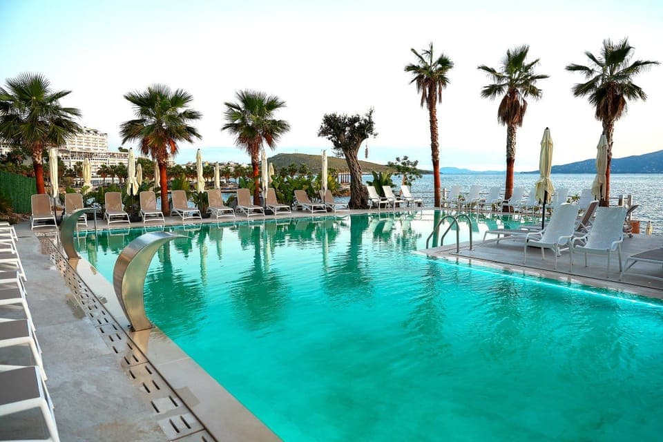 Pool view, Swimming pool, Swimming pool