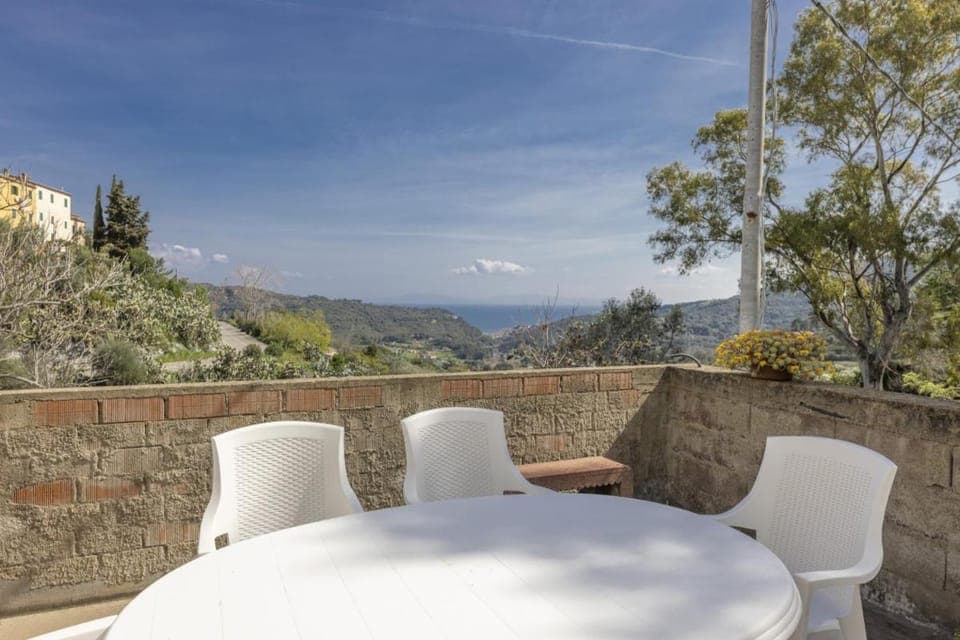 Natural landscape, View (from property/room), Balcony/Terrace, Dining area