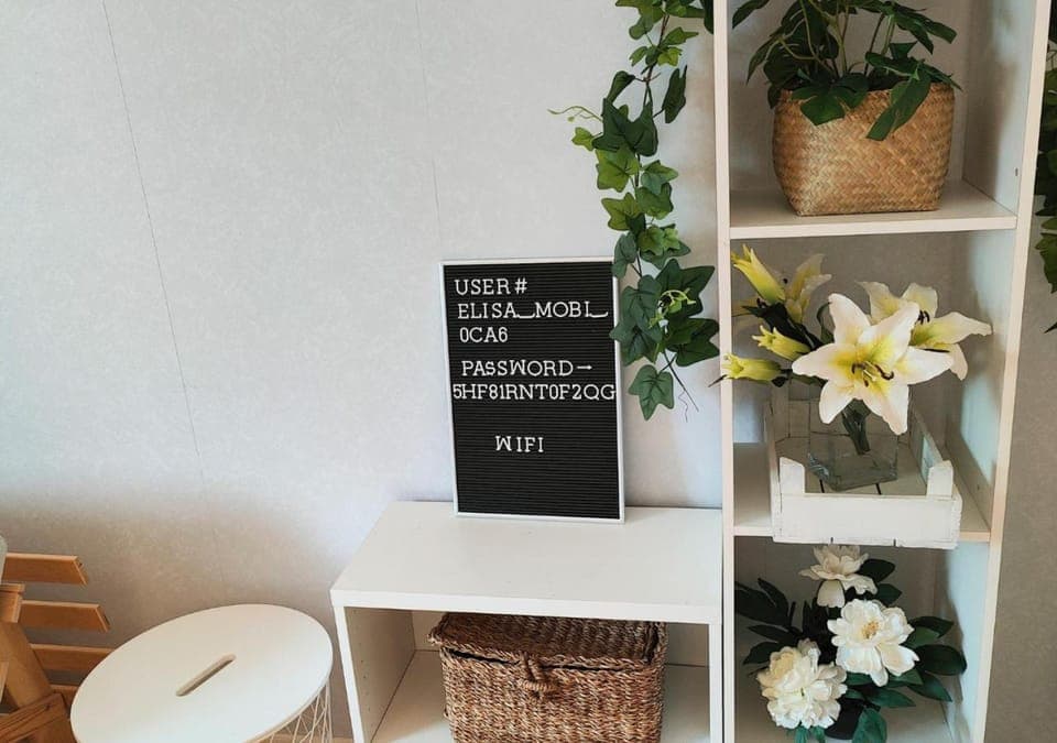 Living room, internet