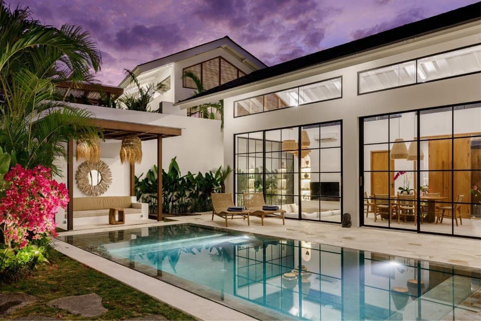 Patio, Pool view, Swimming pool, sunbed