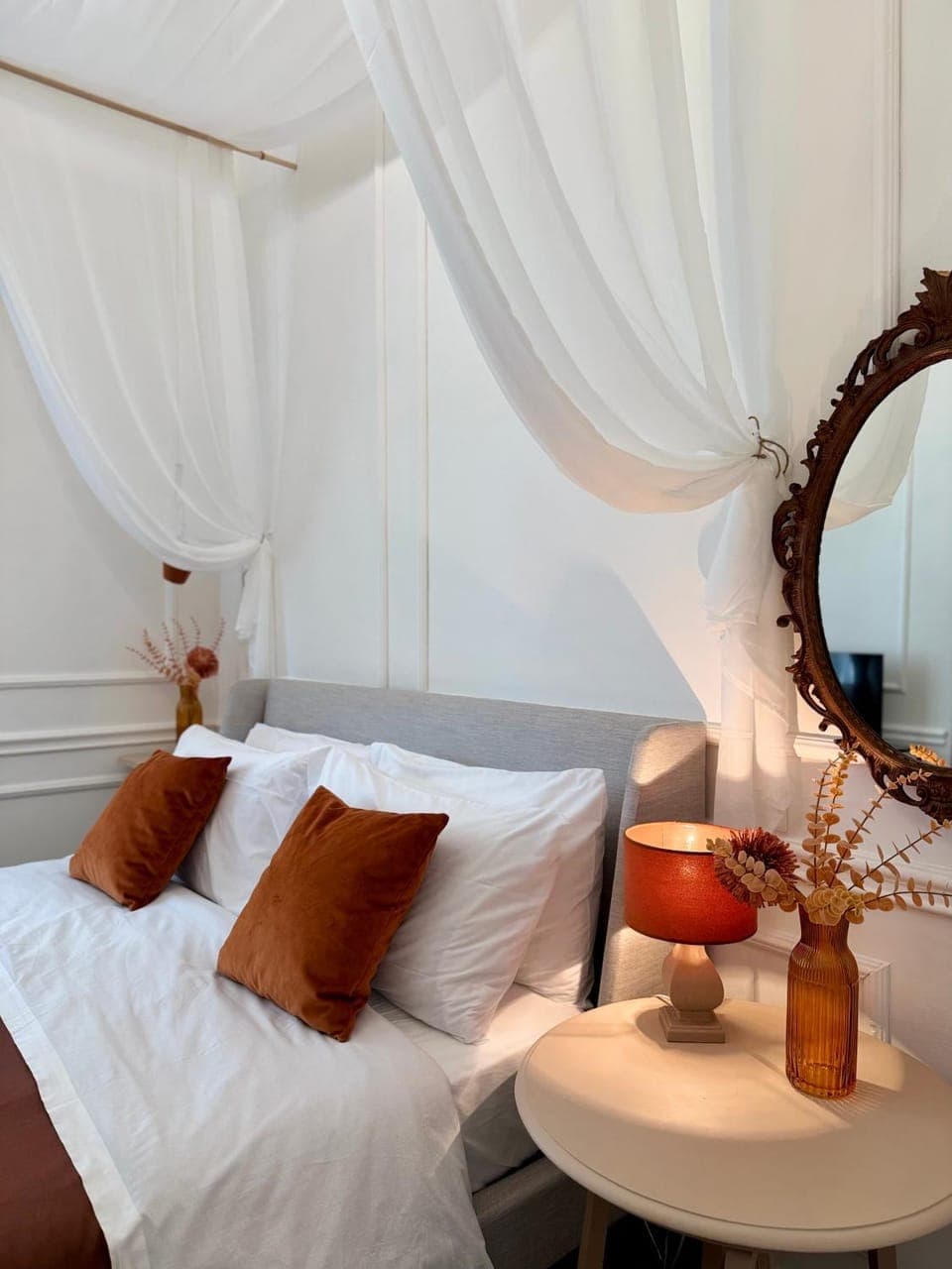 Bed, Decorative detail, Bedroom