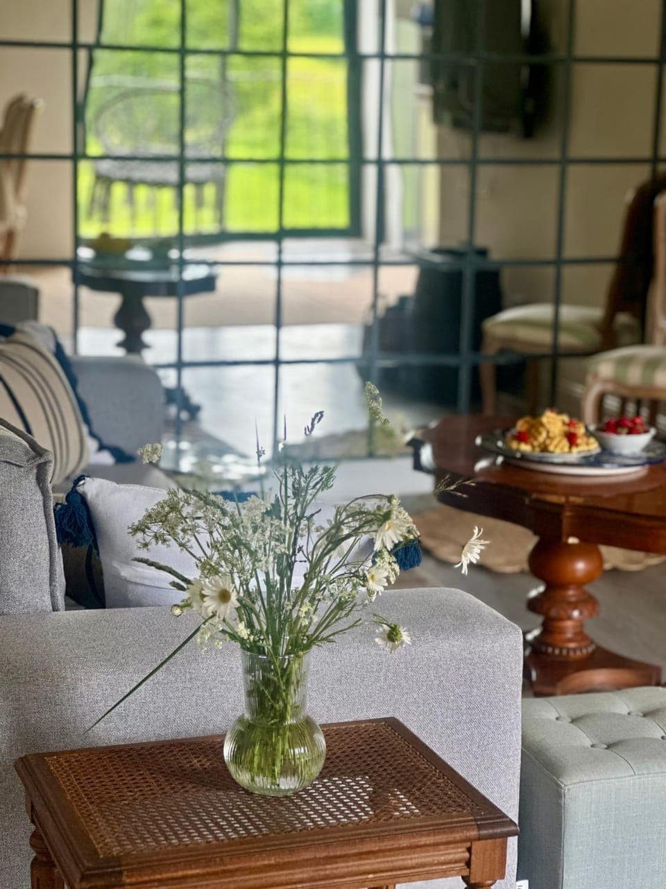 Living room, Seating area