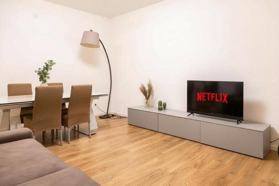 Day, TV and multimedia, Living room, Seating area, Dining area, air conditioner