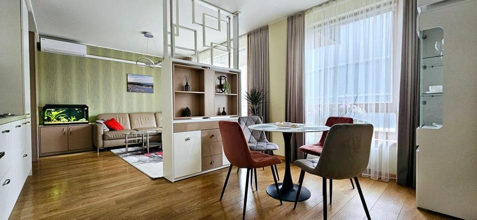 Living room, Seating area, Dining area