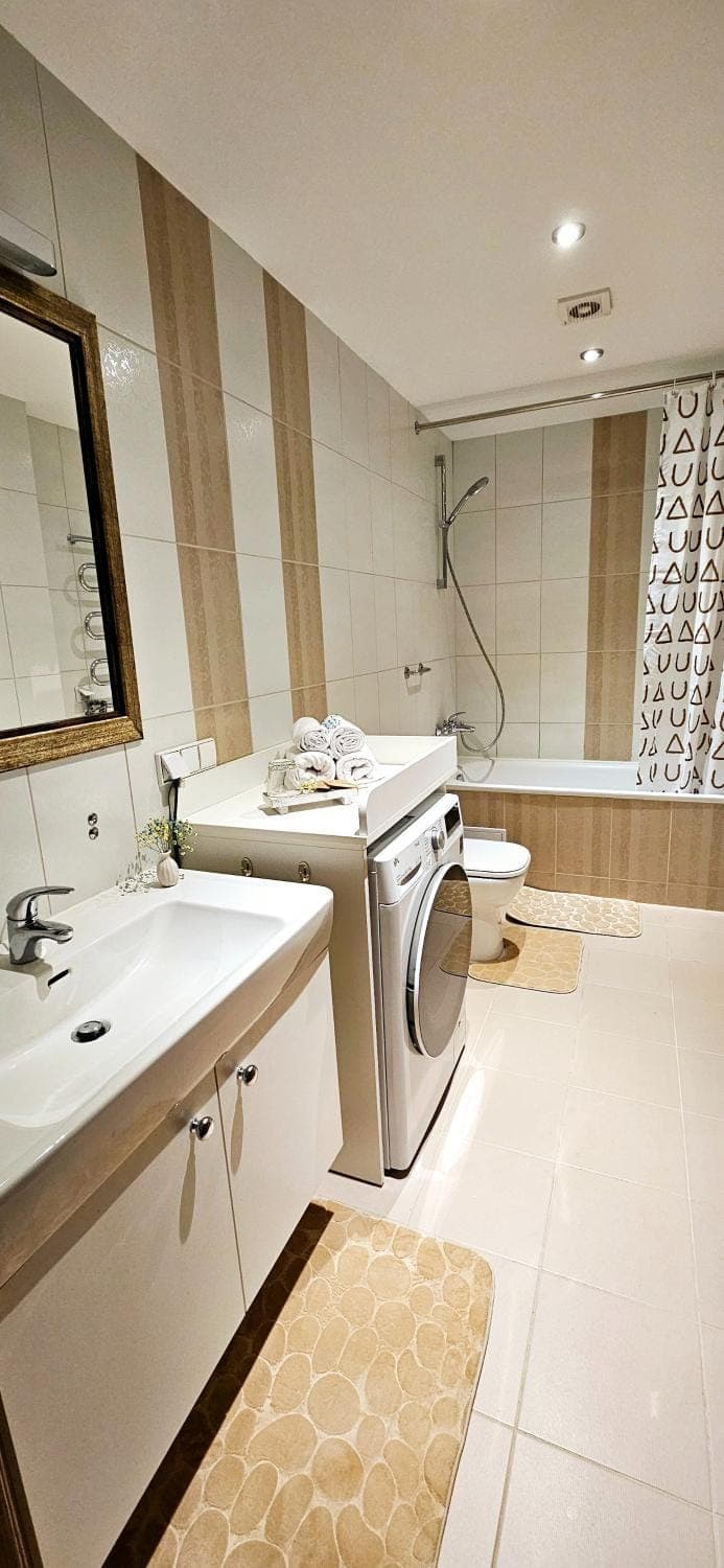 Bathroom, Bath, towels, washing machine