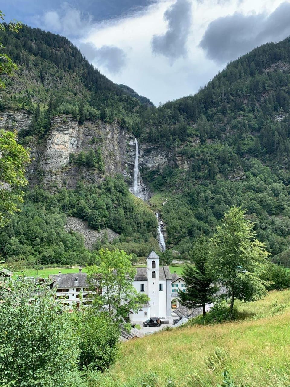 Nearby landmark, Day, Natural landscape, Mountain view, River view