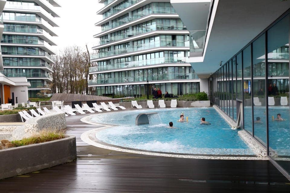 Property building, Pool view, Swimming pool, sunbed