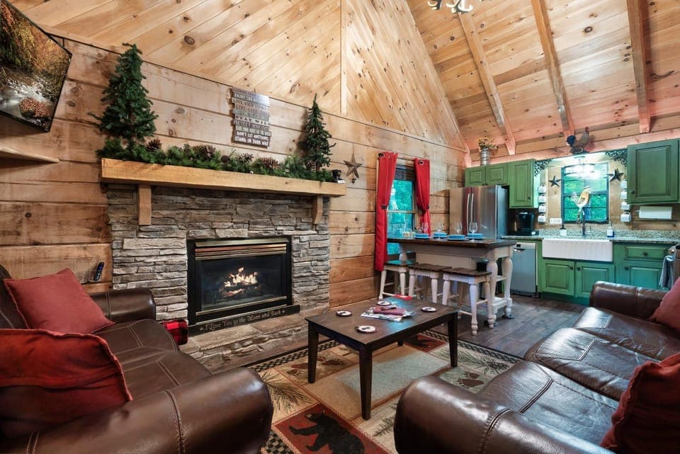 The Rustic Rooster House in Sevierville