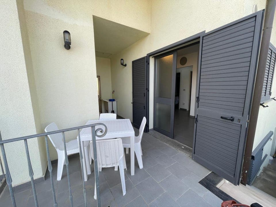 Property building, Balcony/Terrace, Balcony/Terrace