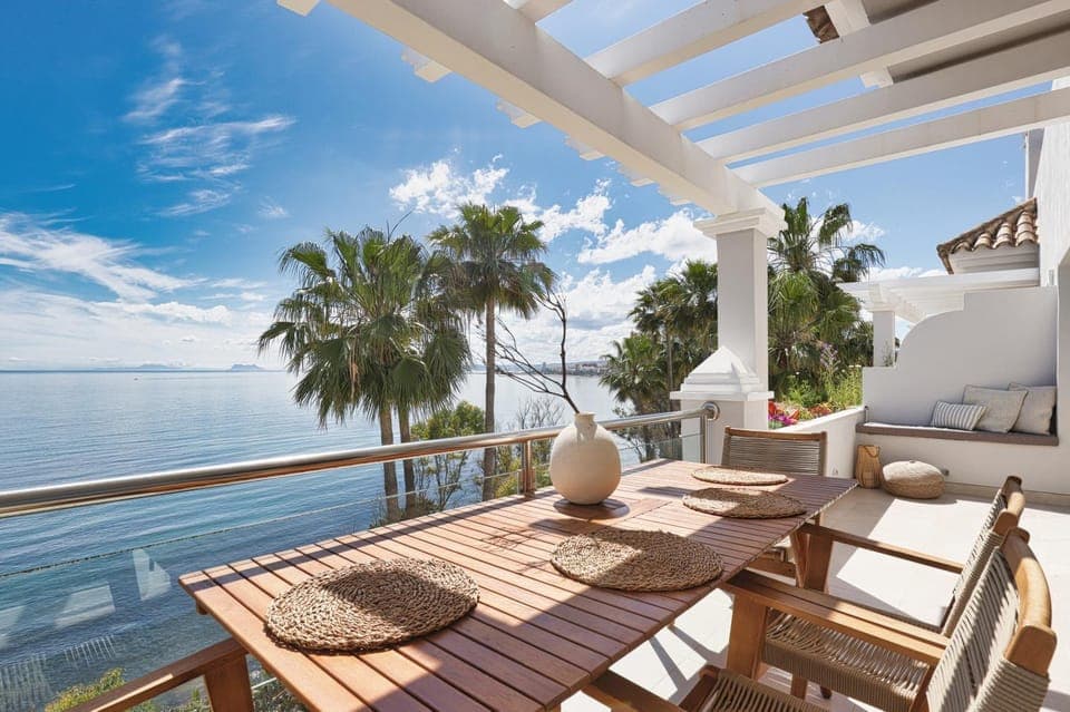 View (from property/room), Balcony/Terrace, Living room, Seating area, Dining area, Sea view