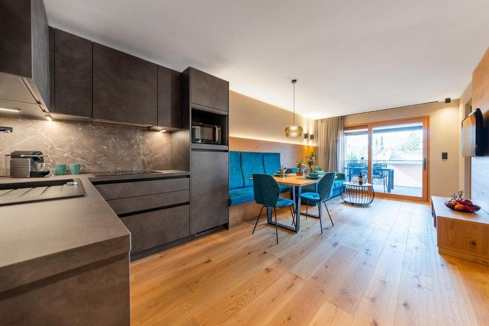 Kitchen or kitchenette, Living room, Dining area