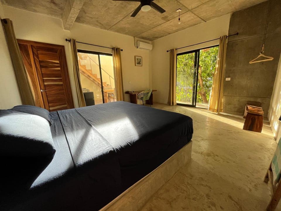 Bed, Photo of the whole room, Bedroom, air conditioner