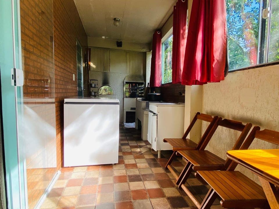 BBQ facilities, oven, stove