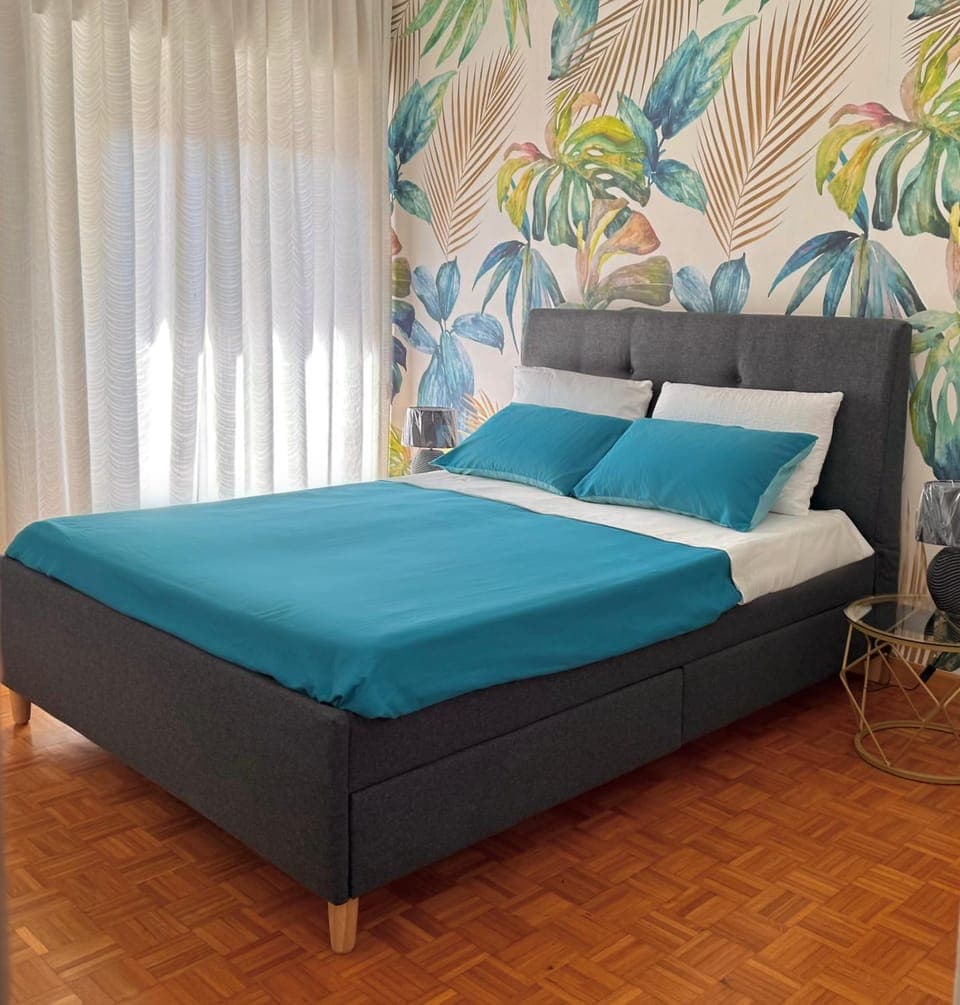 Bed, Night, Photo of the whole room, Bedroom