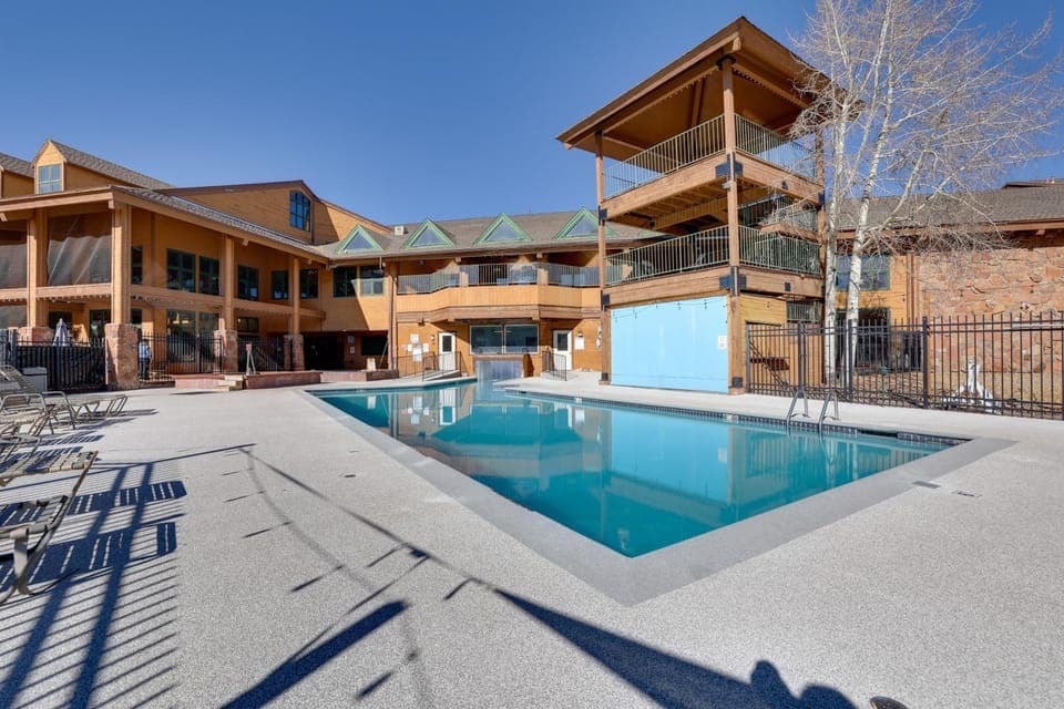 2 Mi to Granby Ranch: Dog-Friendly Studio! House in Granby