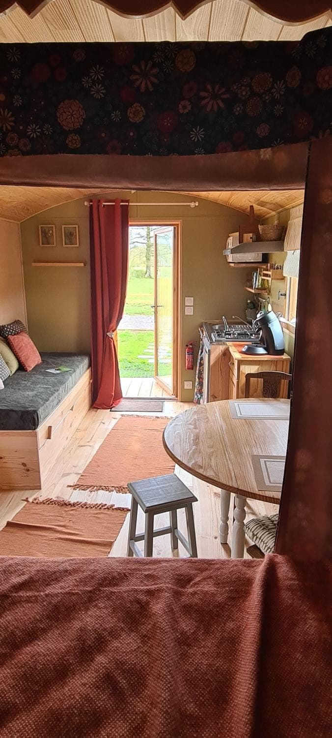 Kitchen or kitchenette, Living room, Dining area