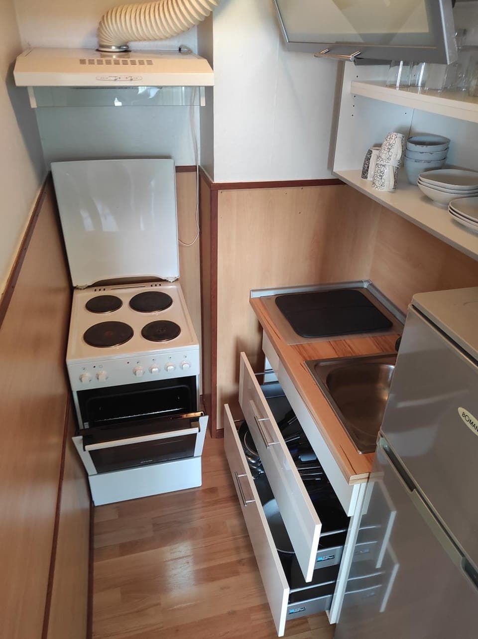 Kitchen or kitchenette, kitchen