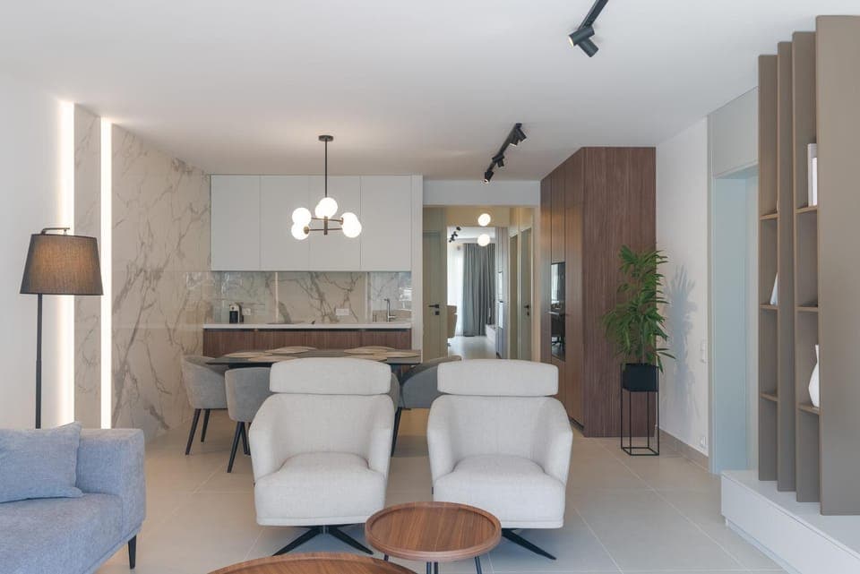 Kitchen or kitchenette, Living room, Seating area, Dining area