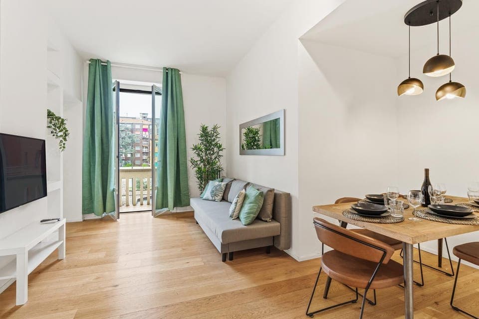 TV and multimedia, Living room, Dining area