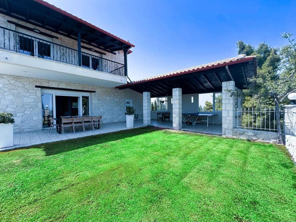 Property building, Day, Garden, Table tennis, Balcony/Terrace, Seating area, Dining area, Garden view