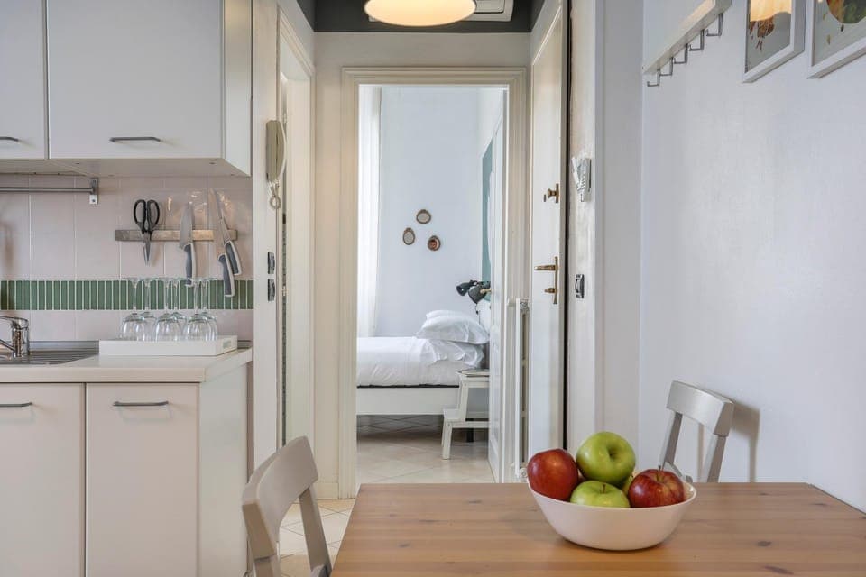 Bed, Kitchen or kitchenette, Photo of the whole room, Dining area, Bedroom, stove