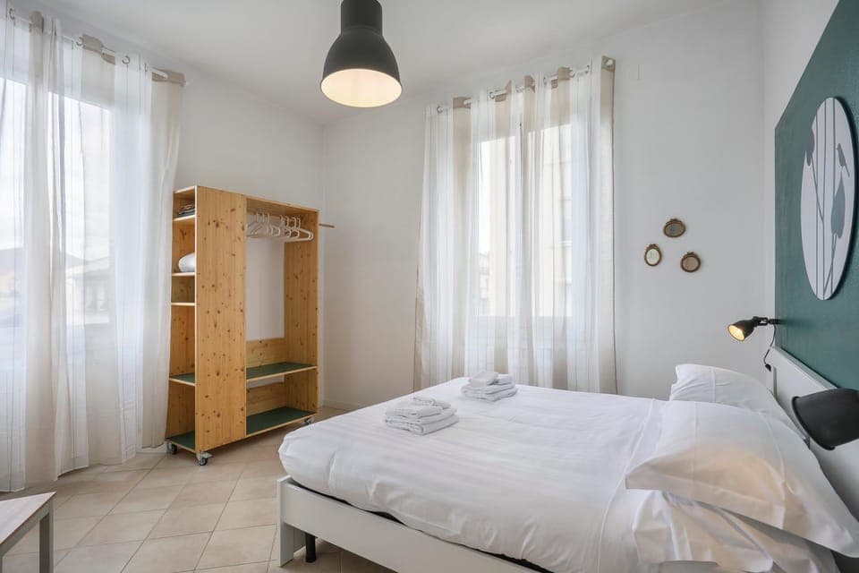 Bed, Bedroom, towels, wardrobe