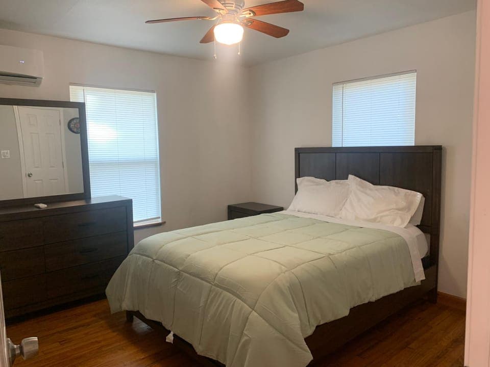 Bed, Bedroom, fireplace